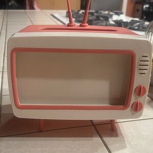 Retro Pink and White TV Tissue dispenser